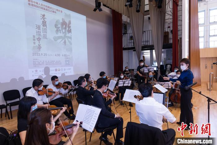 圖為音樂會(huì)現(xiàn)場(chǎng)?！≈鬓k方供圖