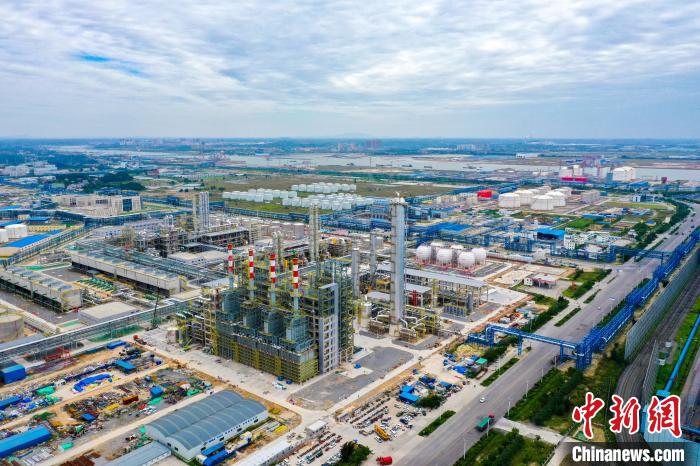 圖為廣西欽州華誼新材料基地?！∽T乃豪 攝