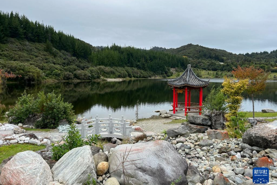 這是4月29日拍攝的新西蘭羅斯華人淘金紀(jì)念公園一角。新華社發(fā)（沃爾特 攝）