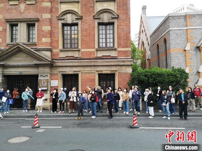 新階層人士走讀“外灘源”。　范宇斌 攝