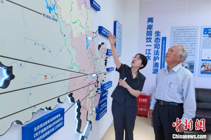 金門(mén)同胞參觀金門(mén)供水水源生態(tài)司法保護(hù)基地?！O虹 攝