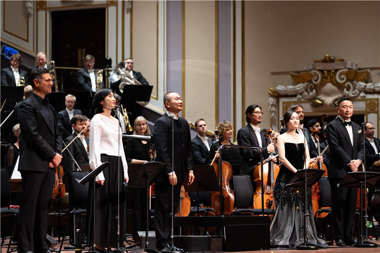 圖片說明： 8月5日，2023愛丁堡國際藝術節(jié)開幕式音樂會《慈悲頌》的演出現場。照片由藝術節(jié)組委會提供