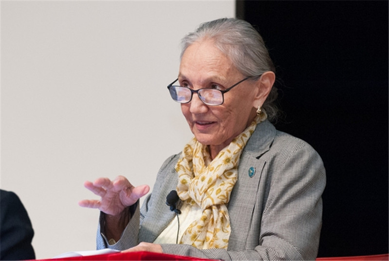 哈薩克斯坦?jié)h學(xué)家哈菲佐娃。資料圖