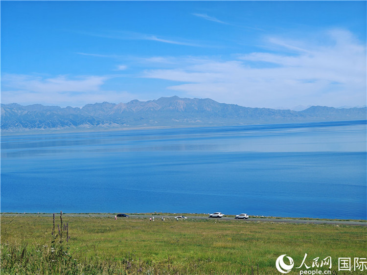 新疆賽里木湖景區(qū)風(fēng)光。人民網(wǎng)記者 劉潔妍攝
