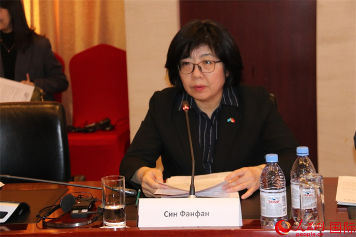 中國駐哈薩克斯坦大使館公使銜參贊邢芳芳致辭。人民網(wǎng)記者 李強攝