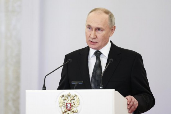 2023年12月8日，俄羅斯總統(tǒng)普京在莫斯科克里姆林宮出席“祖國英雄日”慶祝儀式。新華社/塔斯社