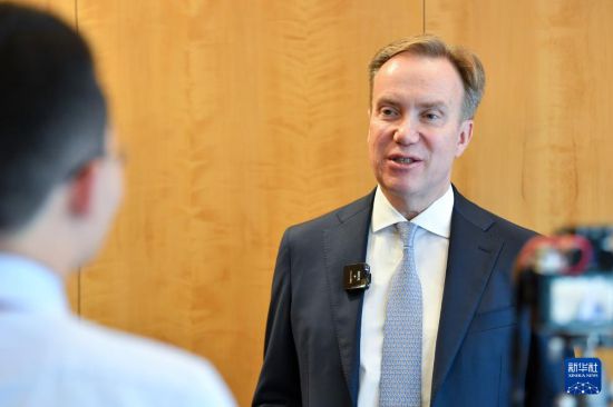 1月9日，在瑞士日內(nèi)瓦，世界經(jīng)濟(jì)論壇總裁博爾格·布倫德接受新華社記者專訪。新華社記者 連漪 攝