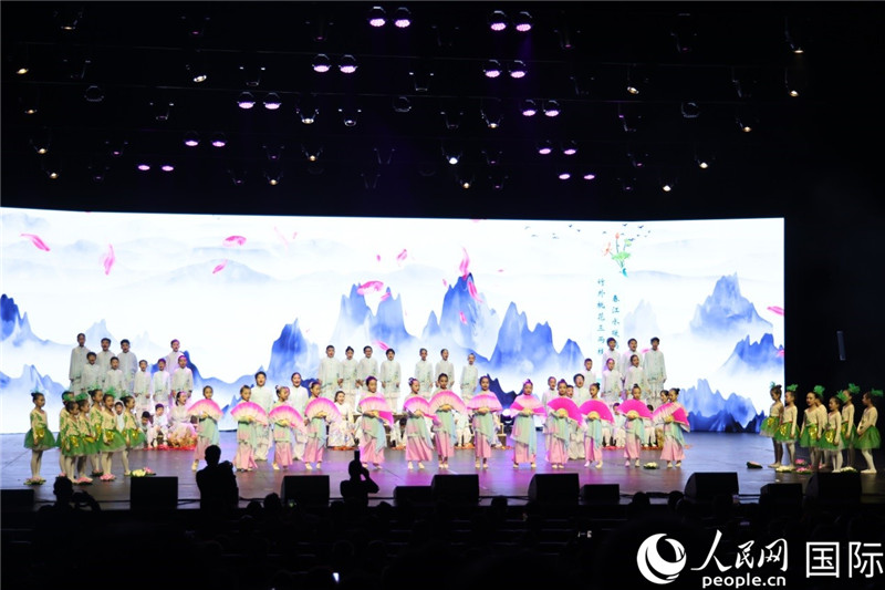 《四季詩韻》童聲詩朗誦表演。人民網記者 任皓宇攝