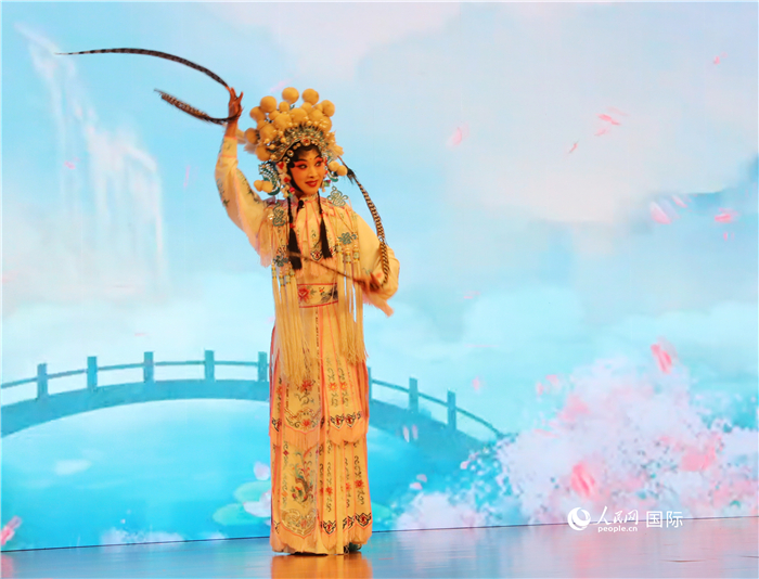 四川省成都市川劇研究院帶來了精彩的川劇演出。人民網(wǎng)記者 李志偉攝