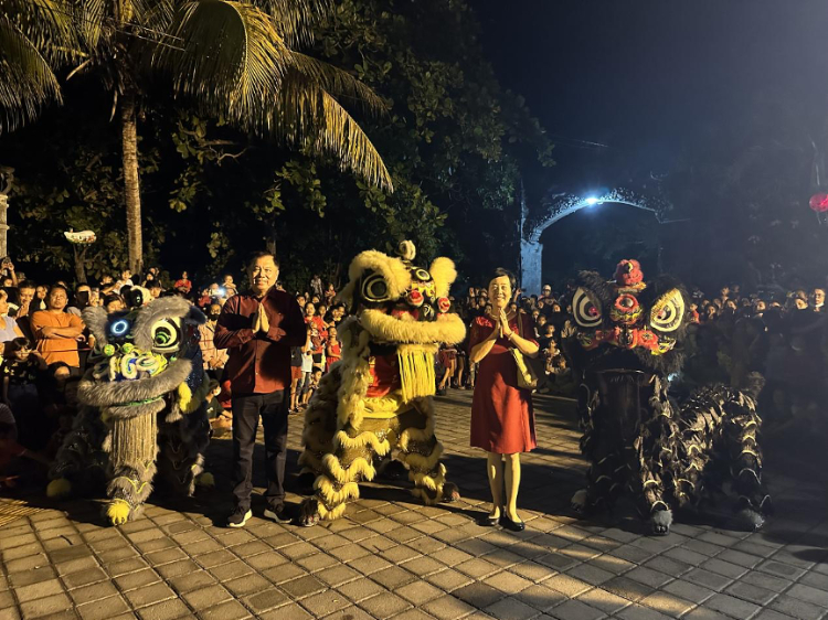 舞獅表演。巴陵康孔子學(xué)院供圖