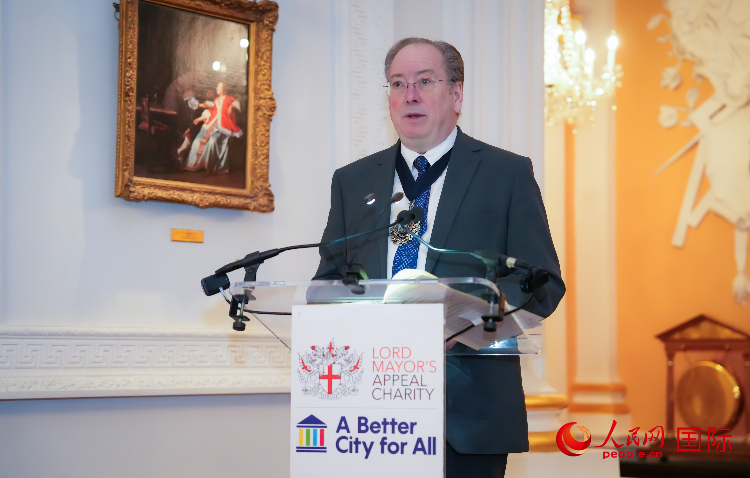圖為倫敦金融城市長邁克爾·邁內(nèi)利致辭。人民網(wǎng) 郭錦標(biāo)攝