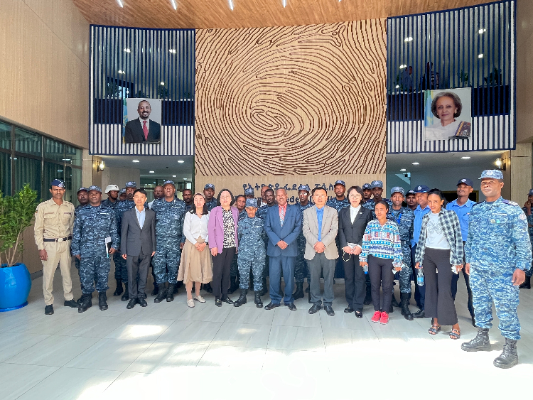 圖為埃塞俄比亞聯(lián)邦警察中文培訓(xùn)班開班儀式現(xiàn)場(chǎng)。亞的斯亞貝巴大學(xué)孔子學(xué)院供圖