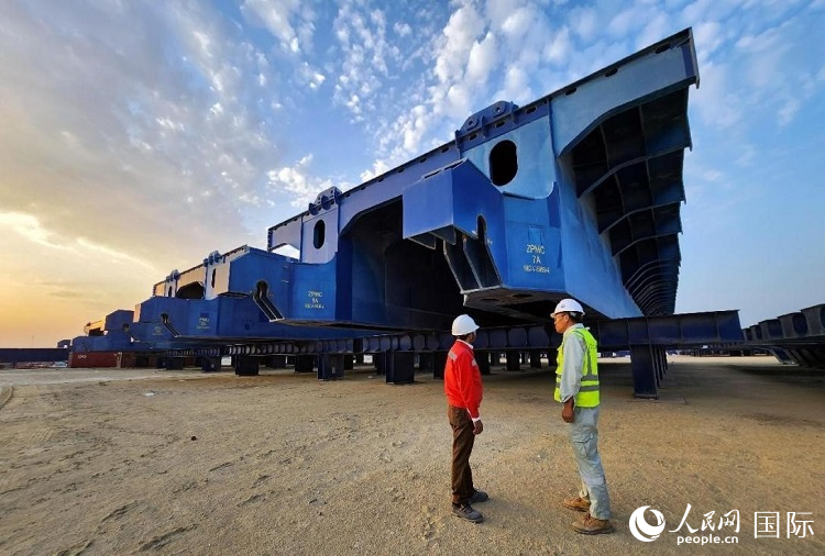 全球最大升船機(jī)平臺(tái)。人民網(wǎng)記者管克江攝