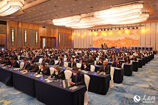 與會(huì)嘉賓濟(jì)濟(jì)一堂。人民網(wǎng)記者 陳博攝