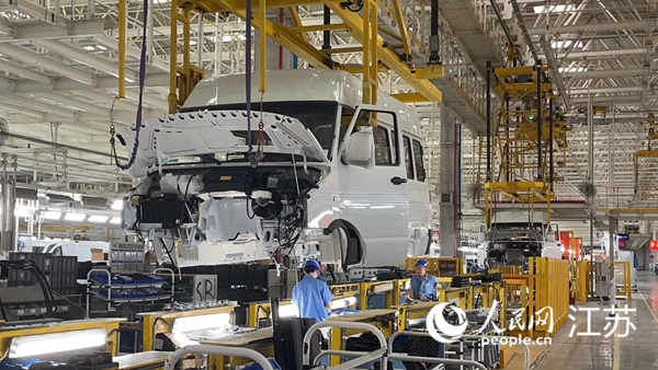南京依維柯汽車有限公司生產(chǎn)車間。黃啟源攝