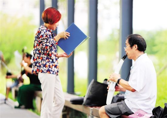 美舍河鳳翔濕地公園成為市民休閑的好去處。 南國都市報記者 汪承賢 攝