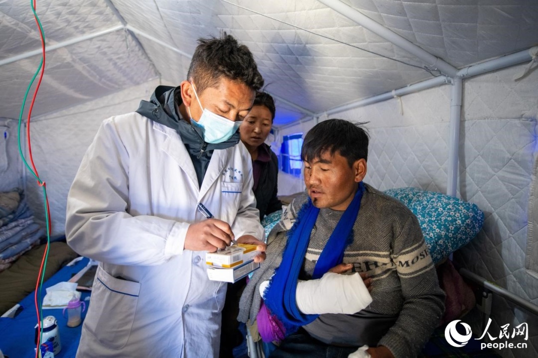 震中日記｜“謝謝，曼巴啦！”