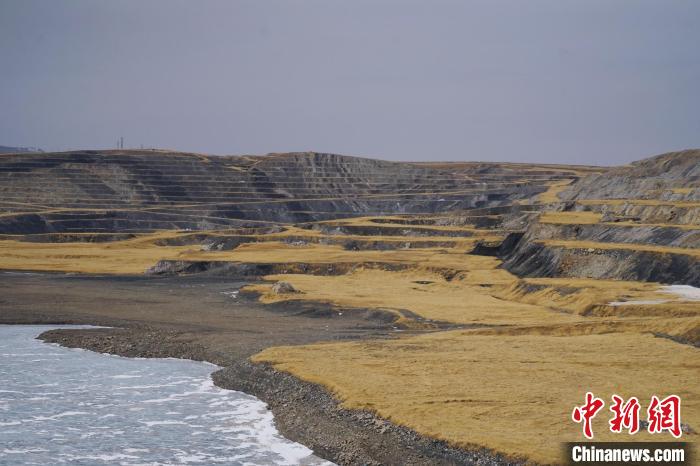 圖為青海省海西蒙古族藏族自治州天峻縣木里礦區(qū)。　馬銘言 攝