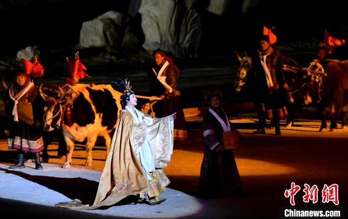 3月17日，西藏拉薩，《文成公主》大型史詩劇演出現(xiàn)場?！±盍?攝