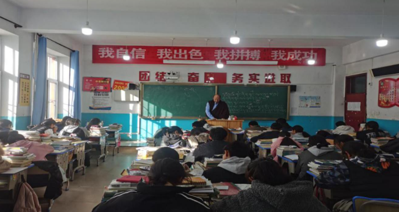 青?，斍撸寒惖剞k班讓孩子享受優(yōu)質(zhì)教育