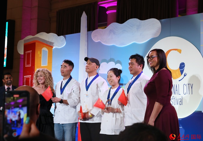 中國駐美國大使館的4名廚師榮獲專業(yè)評審亞軍。人民網(wǎng)記者 李志偉攝