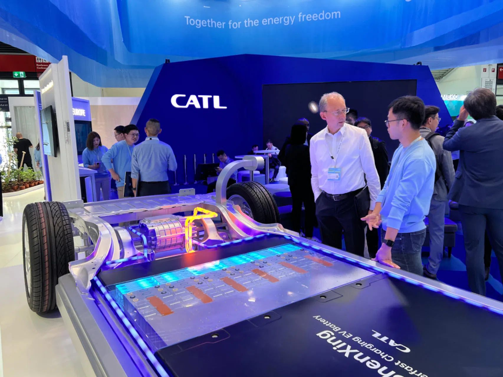 寧德時代在德國國際汽車及智慧出行博覽會的展臺。人民網(wǎng)記者 李強攝