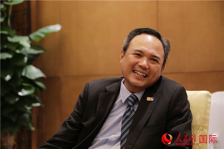 馬來西亞駐南寧總領(lǐng)事館總領(lǐng)事阿哈默·法蒂爾·伊斯邁爾在2024中國(guó)-東盟教育交流周期間接受人民網(wǎng)專訪。人民網(wǎng) 王婧攝