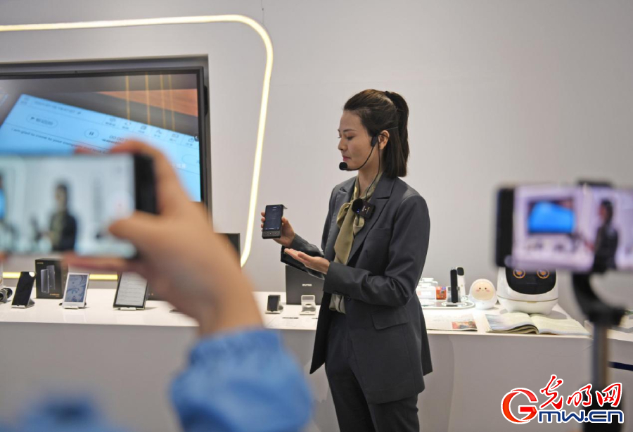 組圖丨AI、網(wǎng)絡安全、跨境電商……數(shù)字經(jīng)濟如此 “陜”耀