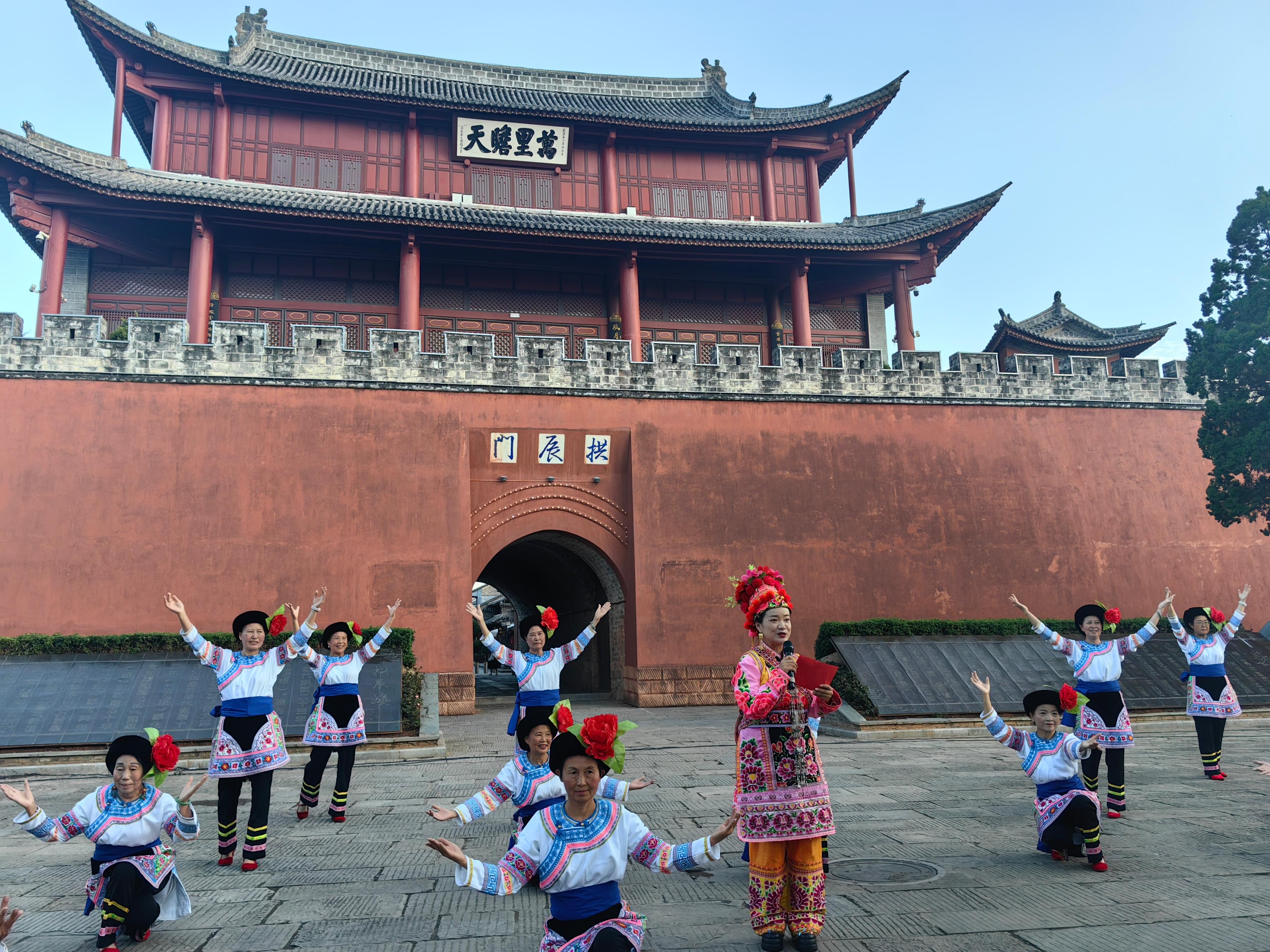 云南大理巍山舉辦普法宣傳活動。人民網記者 孝金波攝