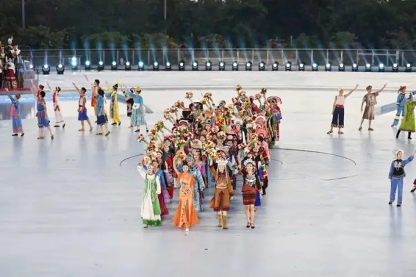 擁抱同心圓 天涯共此時(shí)——記第十二屆全國少數(shù)民族傳統(tǒng)體育運(yùn)動會民族大聯(lián)歡活動