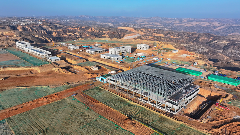 正在建設(shè)的府谷府州機(jī)場(chǎng)。朱鑫攝