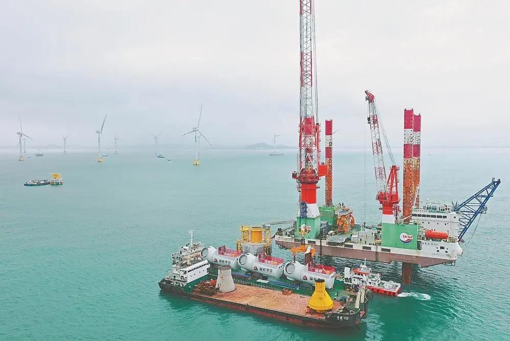 福能集團(tuán)曾是“一煤獨(dú)大”的老國(guó)企，近年來(lái)積極轉(zhuǎn)型，布局新能源、新材料、醫(yī)療健康等領(lǐng)域。圖為福能集團(tuán)三川海上風(fēng)電項(xiàng)目。（資料圖片）