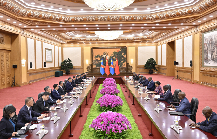 9月2日上午，國家主席習(xí)近平在北京人民大會(huì)堂會(huì)見來華出席中非合作論壇北京峰會(huì)的剛果（金）總統(tǒng)齊塞克迪。