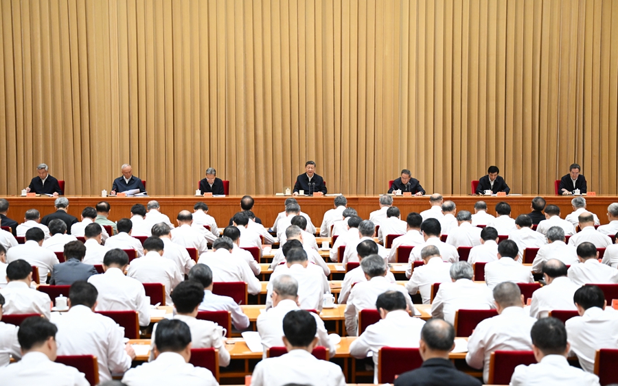 7月14日至15日，中央城市工作會議在北京舉行。中共中央總書記、國家主席、中央軍委主席習近平出席會議并發(fā)表重要講話。中共中央政治局常委李強、趙樂際、王滬寧、蔡奇、丁薛祥、李希出席會議。