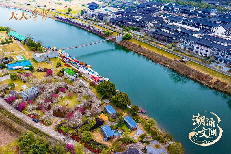 2025年2月17日，浙江紹興，嵊州市越劇小鎮(zhèn)和濕地公園梅花盛開。