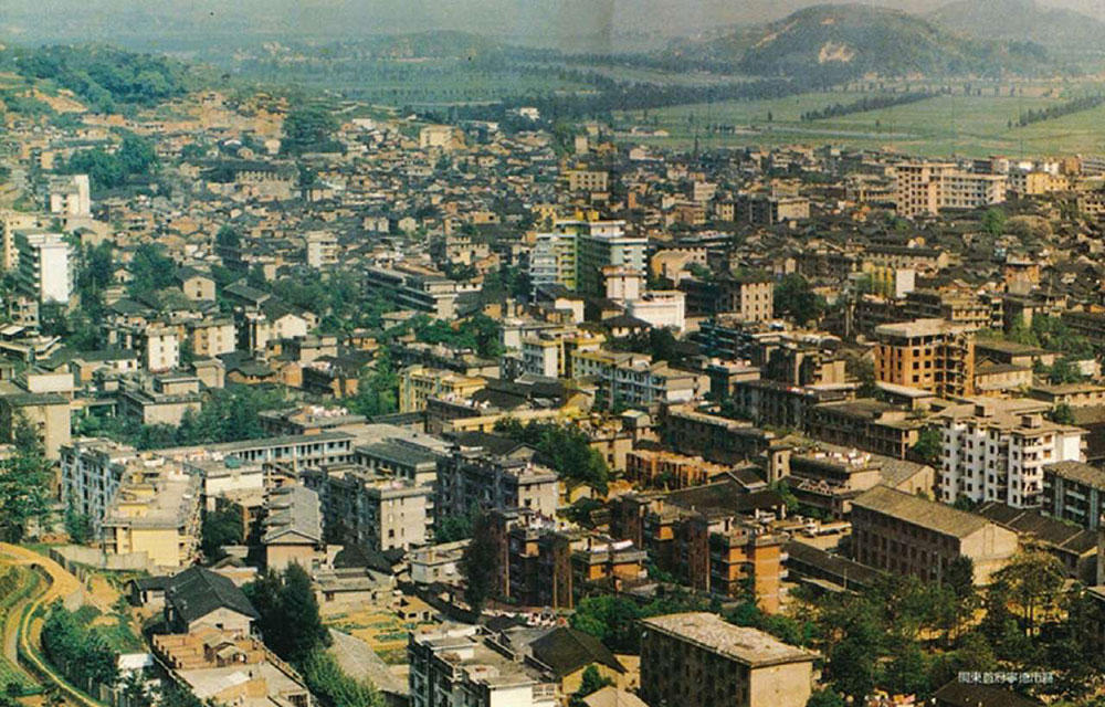 1988年寧德城區(qū)風(fēng)貌。（圖源：《習(xí)近平在寧德》）