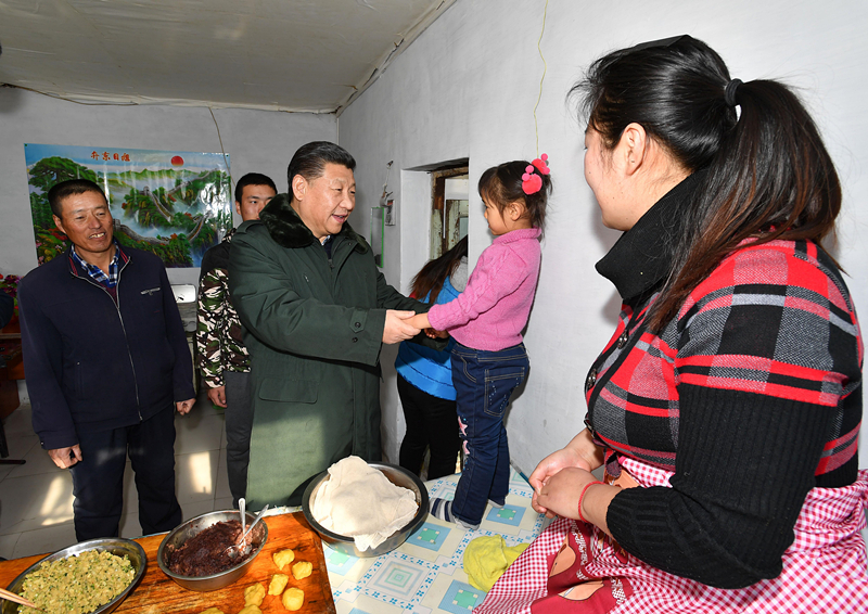 2017年1月24日，習(xí)近平總書記在河北張家口市張北縣小二臺鎮(zhèn)德勝村村民徐學(xué)海家中看望。
