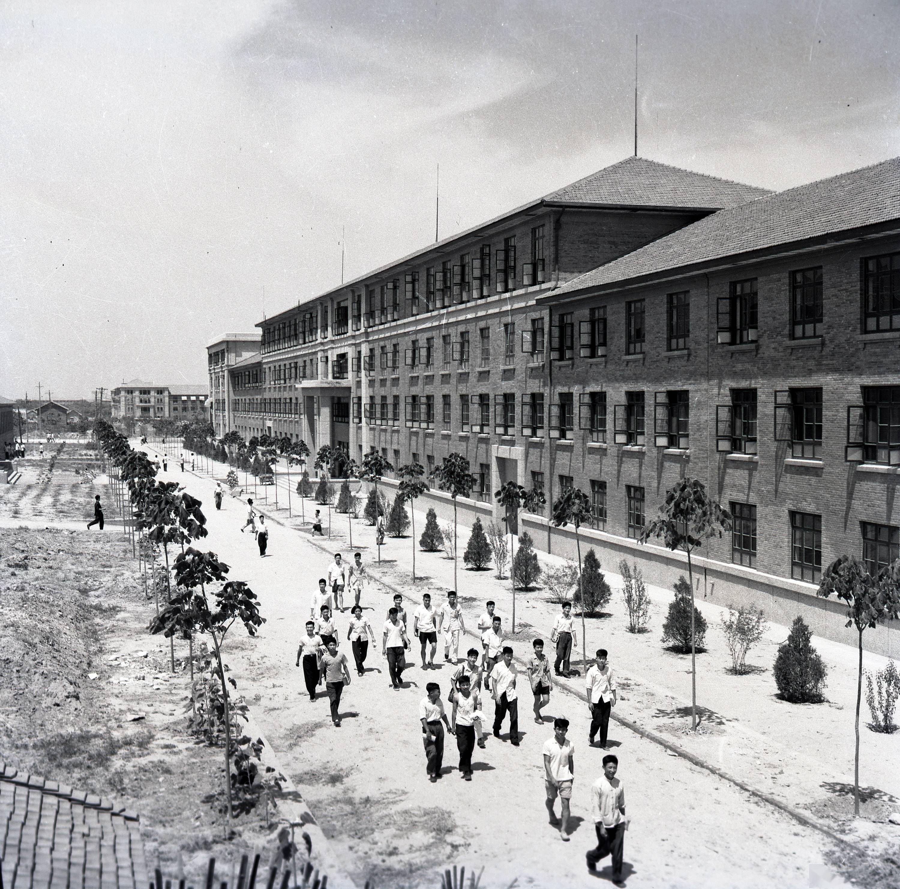 1959年拍攝的西遷后的交通大學(xué)校園一景（資料照片）。