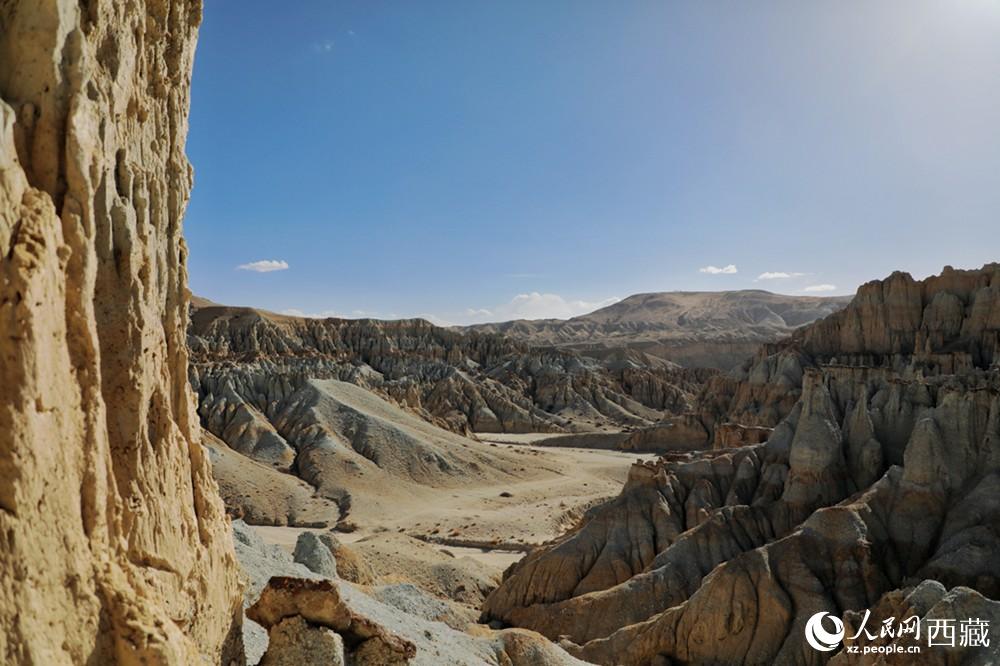 傍晚的札達土林。人民網 李海霞攝