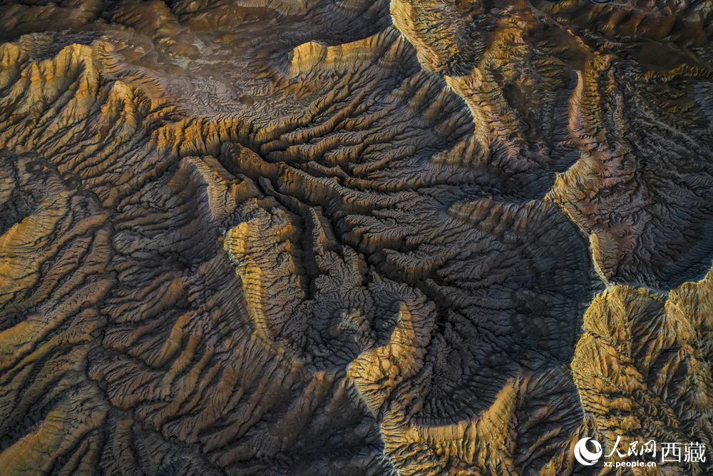 俯瞰土林。貢覺群培攝