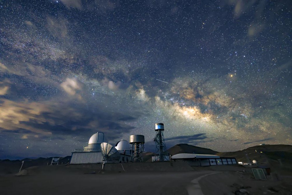 絕美暗夜星空。貢覺(jué)群培攝