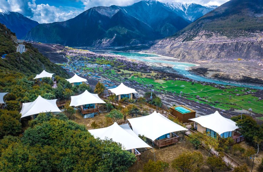 依托桃花資源，打造文旅產(chǎn)業(yè)。 張靜攝