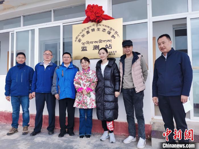 揭牌儀式現(xiàn)場(chǎng)。　張楊 攝