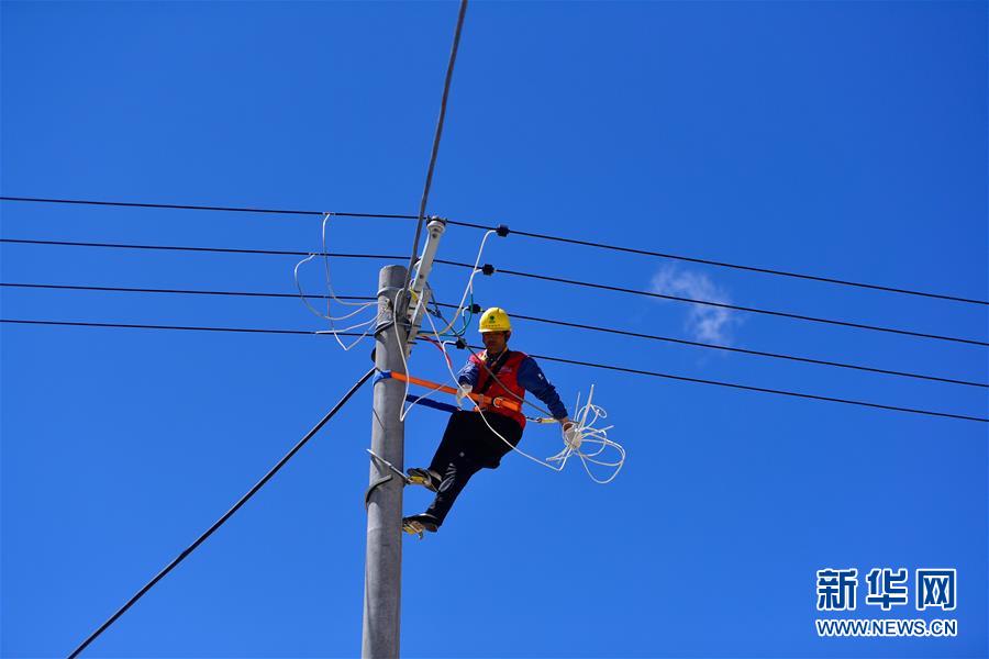 （走向我們的小康生活）（7）青?，敹啵狐S河源的幸福村