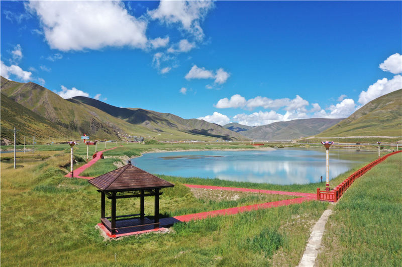 宜牛二村砂場(chǎng)生態(tài)修復(fù)后狀況。甘孜州石渠生態(tài)環(huán)境局供圖