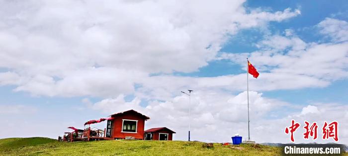 圖為地處同仁市加吾鄉(xiāng)東維村的農(nóng)家樂?！⑿憔?攝