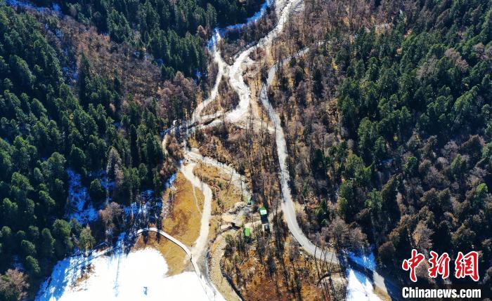 畢棚溝景區(qū)風(fēng)光?！“苍?攝