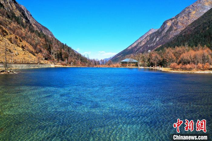 畢棚溝景區(qū)風(fēng)光?！“苍?攝