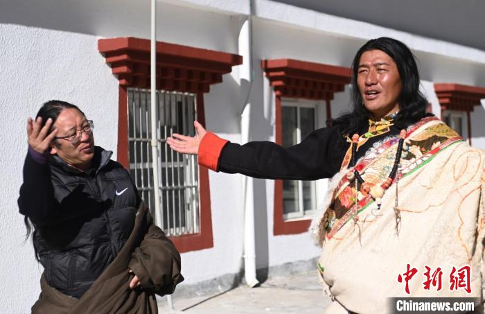 四川阿壩：高原“歌唱家”搶救珍貴藏族民歌