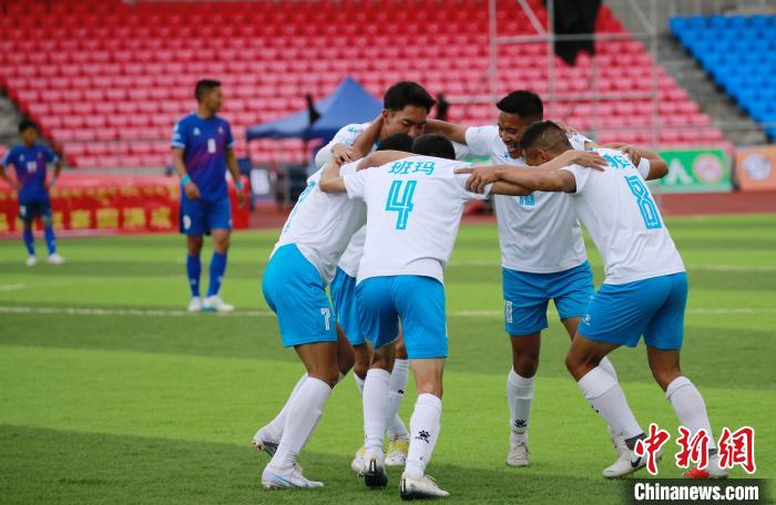 圖為班瑪隊(duì)隊(duì)員慶祝進(jìn)球?！●R銘言 攝